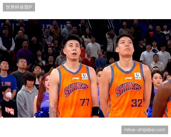 张镇麟在上半场比赛中表现挣扎，但通过下半场的积极调整为上海队逆转做出贡献